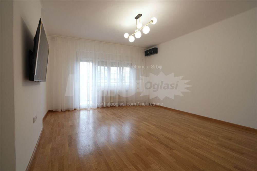 Dvosoban stan 58m2 Novi Beograd- full renoviran — 3