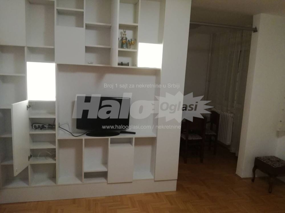 Dvosoban stan - Banovo Brdo — 2