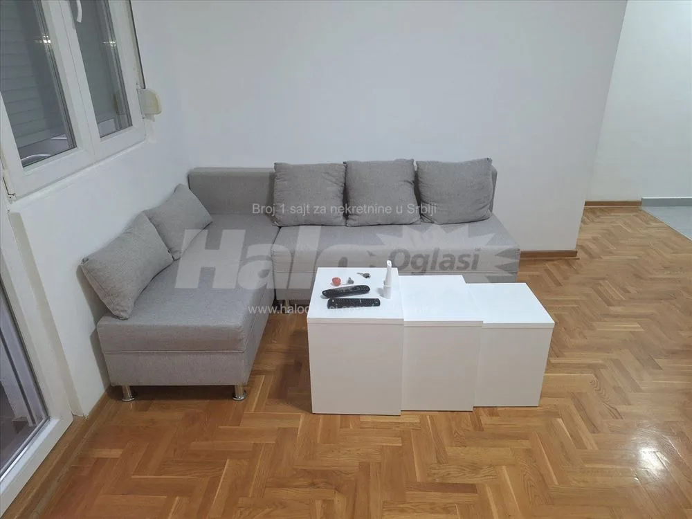 Dvosoban stan  Borča centar 3 — 2