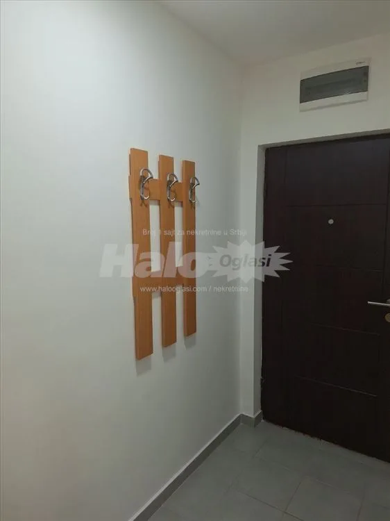 Dvosoban stan  Borča centar 3 — 6