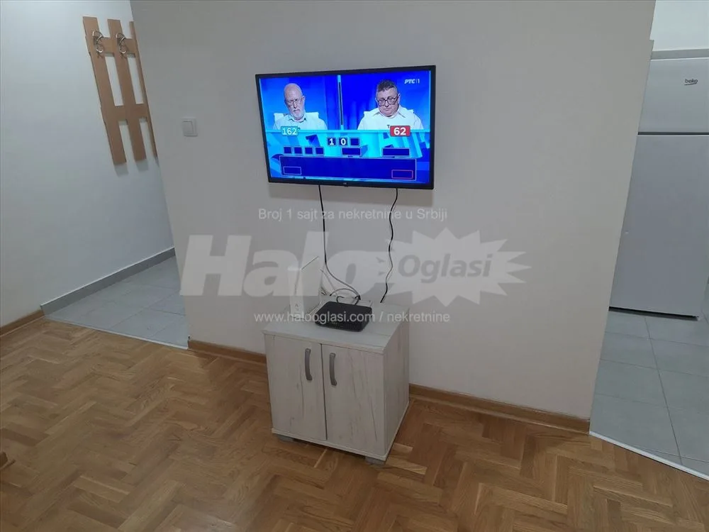 Dvosoban stan  Borča centar 3 — 7