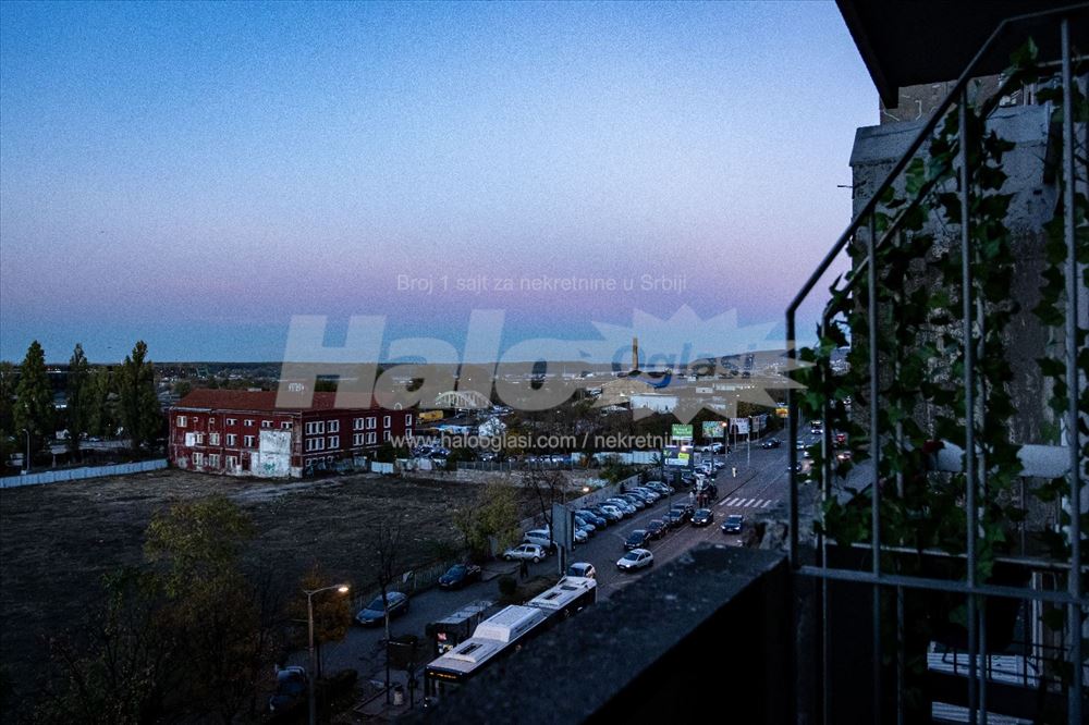 Dvosoban stan - Bulevar despota Stefana 75 m2 — 11