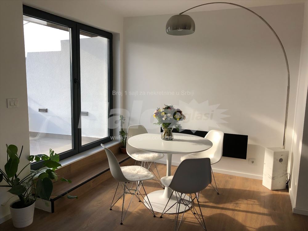 Dvosoban stan, Dorćol, 43m2, velika terasa — 10