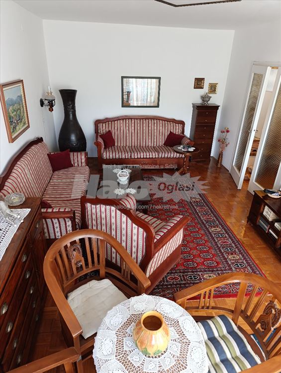 Dvosoban stan, Karaburma, Marijane Gregoran 64m2 — 2