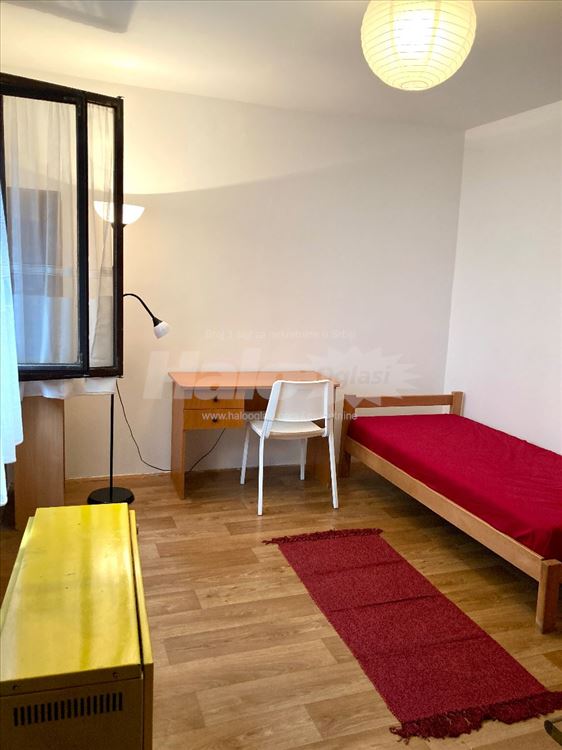 Dvosoban stan kod Cvetkove pijace — 2