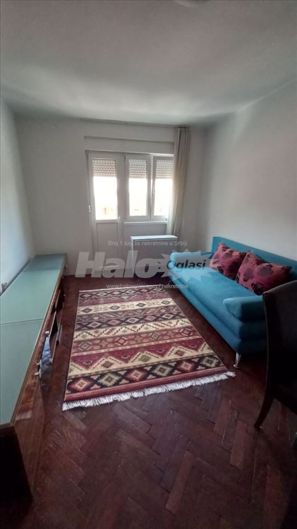 Dvosoban stan kod Đeram pijace — 2