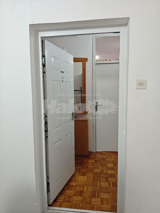 Dvosoban stan na odličnoj lokaciji.Blok 62 — 5