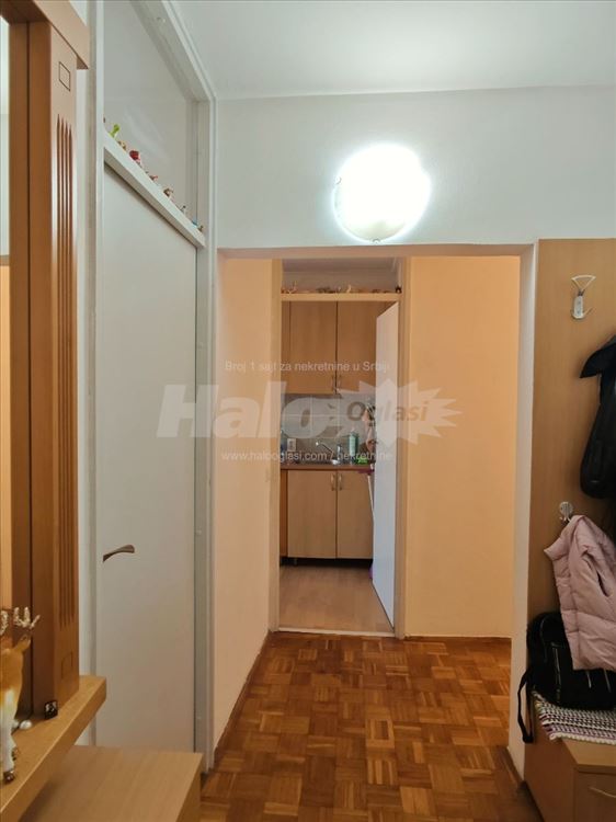 Dvosoban stan na odličnoj lokaciji.Blok 62 — 12