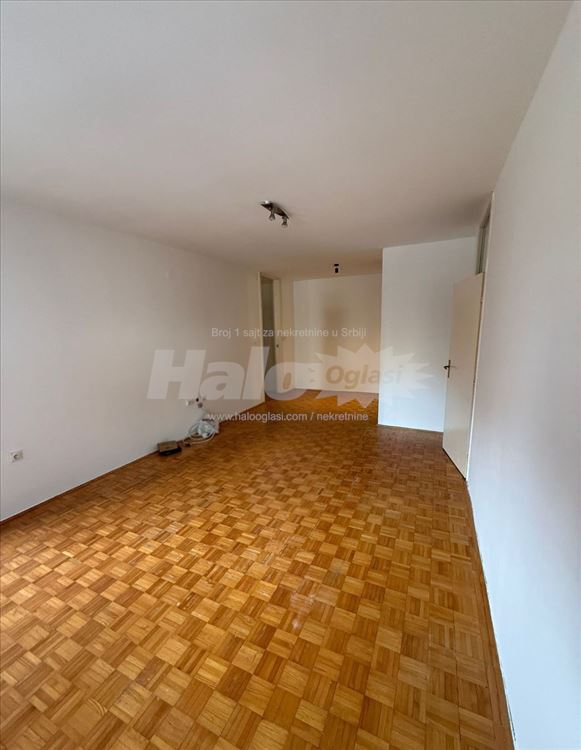 Dvosoban stan na odličnoj lokaciji — 7