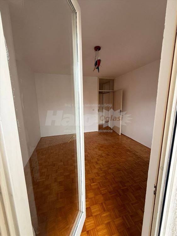 Dvosoban stan na odličnoj lokaciji — 13