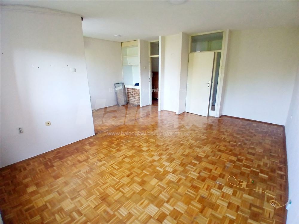 Dvosoban stan na odličnoj lokaciji u Mirijevu — 4