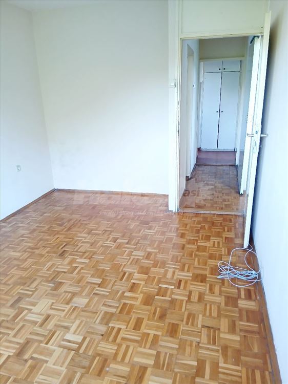 Dvosoban stan na odličnoj lokaciji u Mirijevu — 10