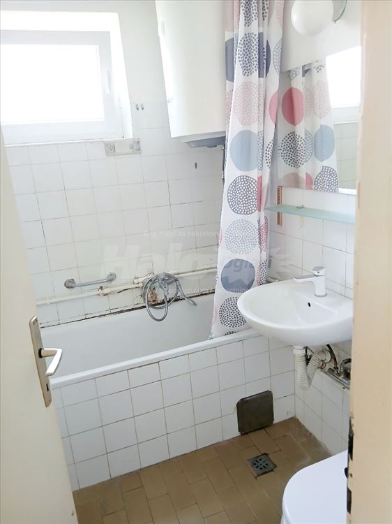 Dvosoban stan na odličnoj lokaciji u Mirijevu — 11