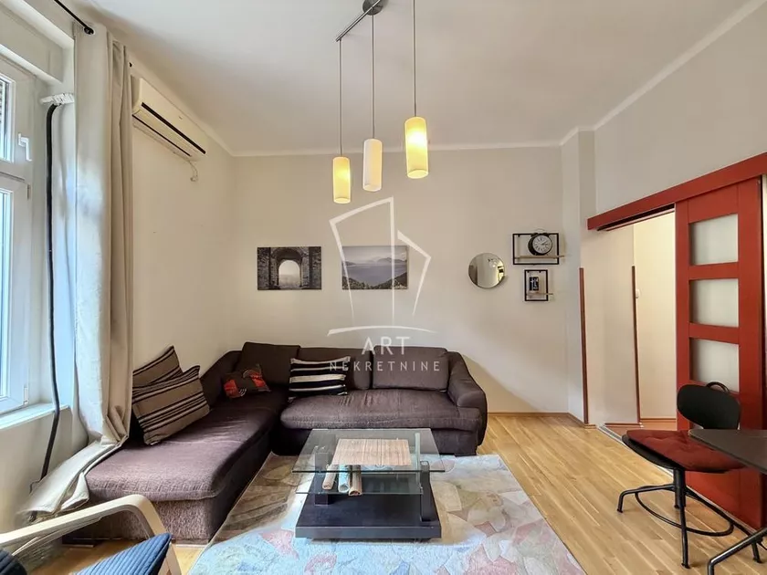 Dvosoban stan na prodaju, Knićaninova, 380.000€, 60m² — 2
