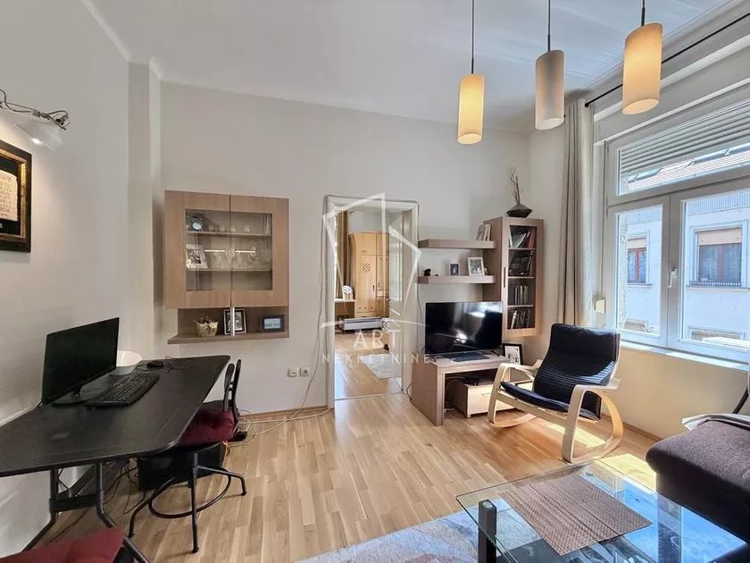 Dvosoban stan na prodaju, Knićaninova, 380.000€, 60m² — 4