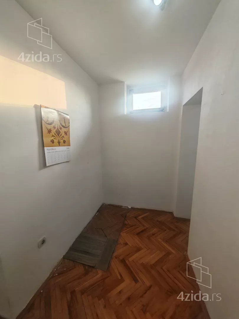 Dvosoban stan na prodaju, Maršala Tita 60, 65.000€, 49m² — 2