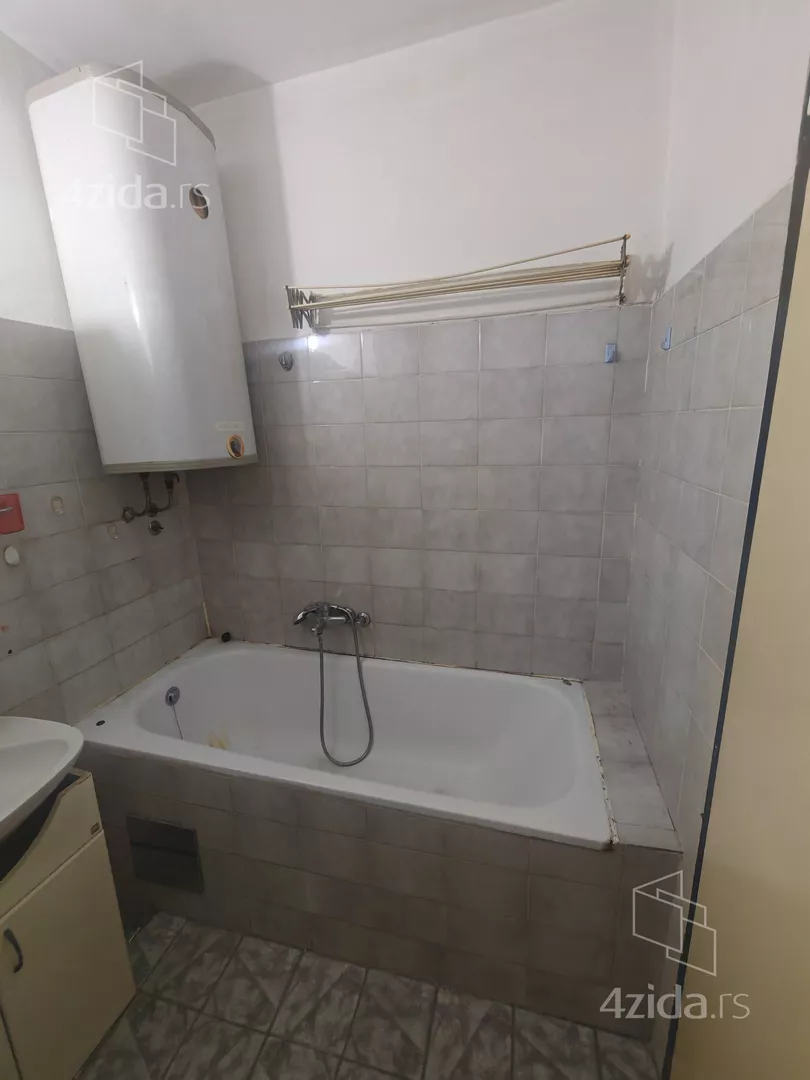 Dvosoban stan na prodaju, Maršala Tita 60, 65.000€, 49m² — 3
