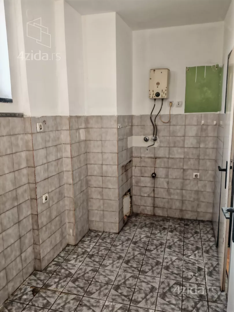 Dvosoban stan na prodaju, Maršala Tita 60, 65.000€, 49m² — 9