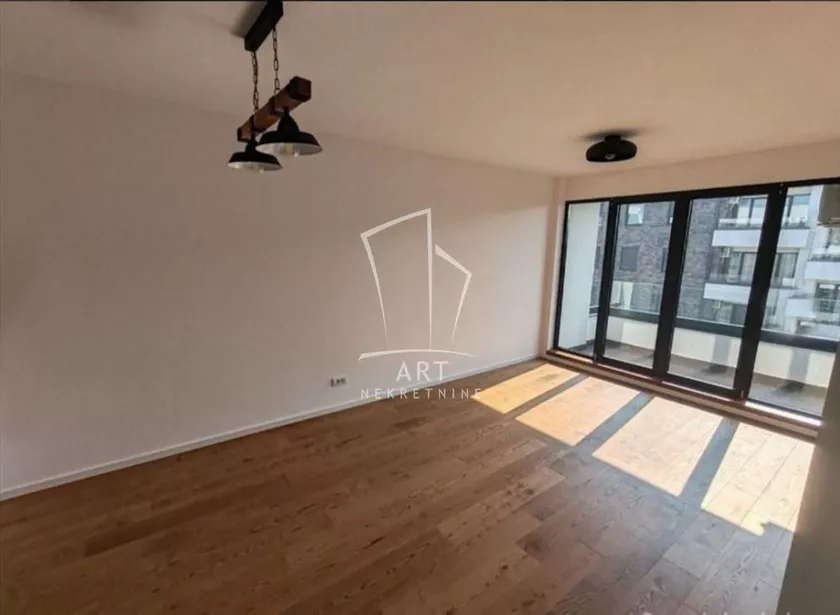 Dvosoban stan na prodaju, Mirka Milojkovića 45, 153.000€, 44m² — 2