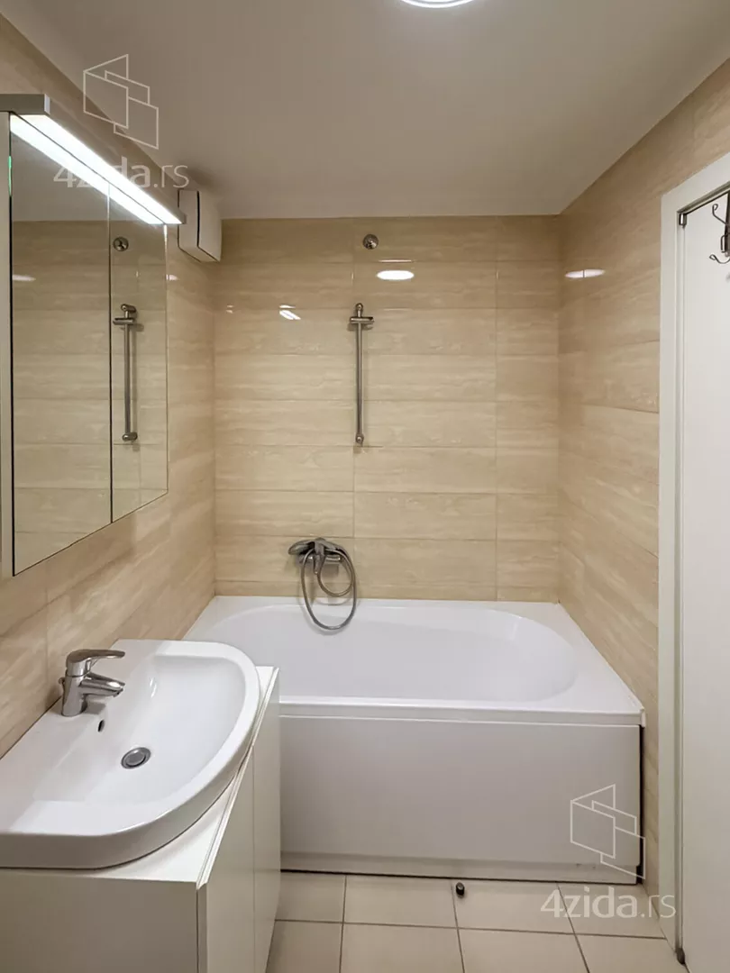 Dvosoban stan na prodaju, Uroša Martinovića 9, 290.000€, 56m² — 11