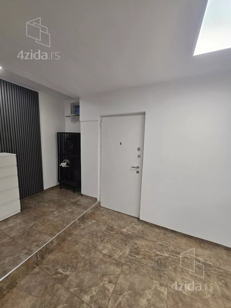 Dvosoban stan na prodaju, Vladimira Popovića, 279.000€, 103m² — 5