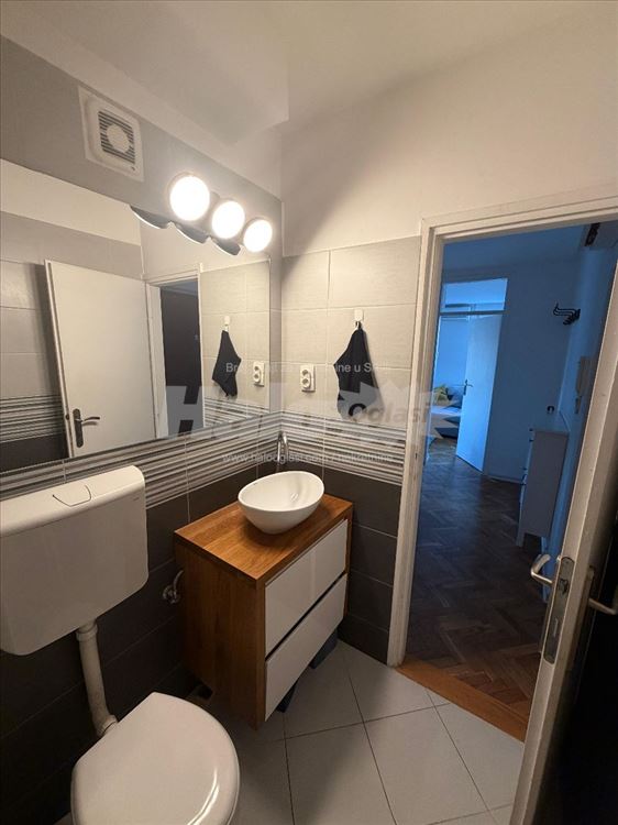 Dvosoban stan na Vozdovcu 43m2 + 9.45m2 lodja — 10