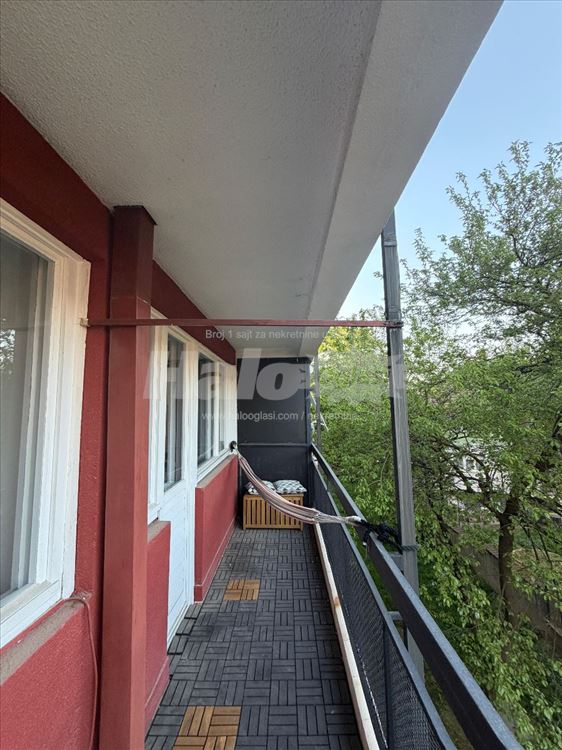 Dvosoban stan na Vozdovcu 43m2 + 9.45m2 lodja — 12