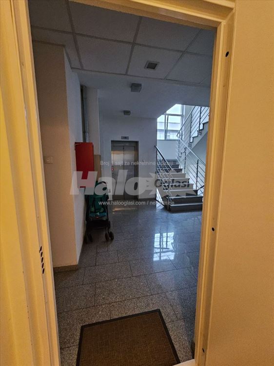 Dvosoban stan sa garažom na Banovom brdu, 53 mkv — 9