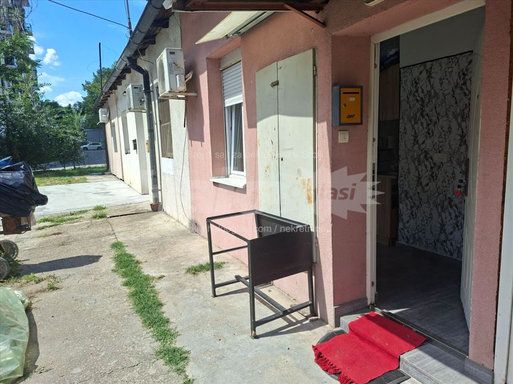 Dvosoban stan u centru Zemuna od 1,09,2026 — 14