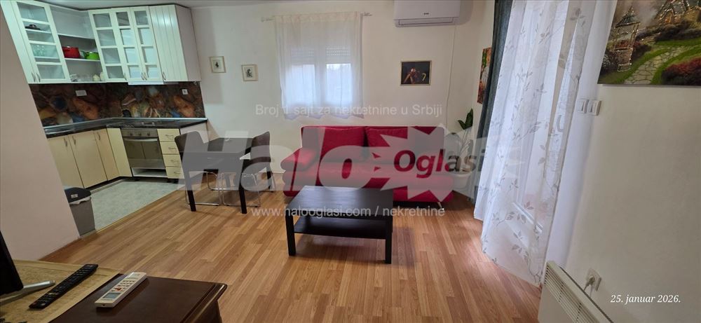 Dvosoban stan u kući sa dvorištem — 2