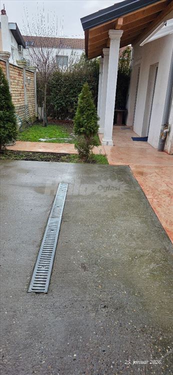 Dvosoban stan u kući sa dvorištem — 3