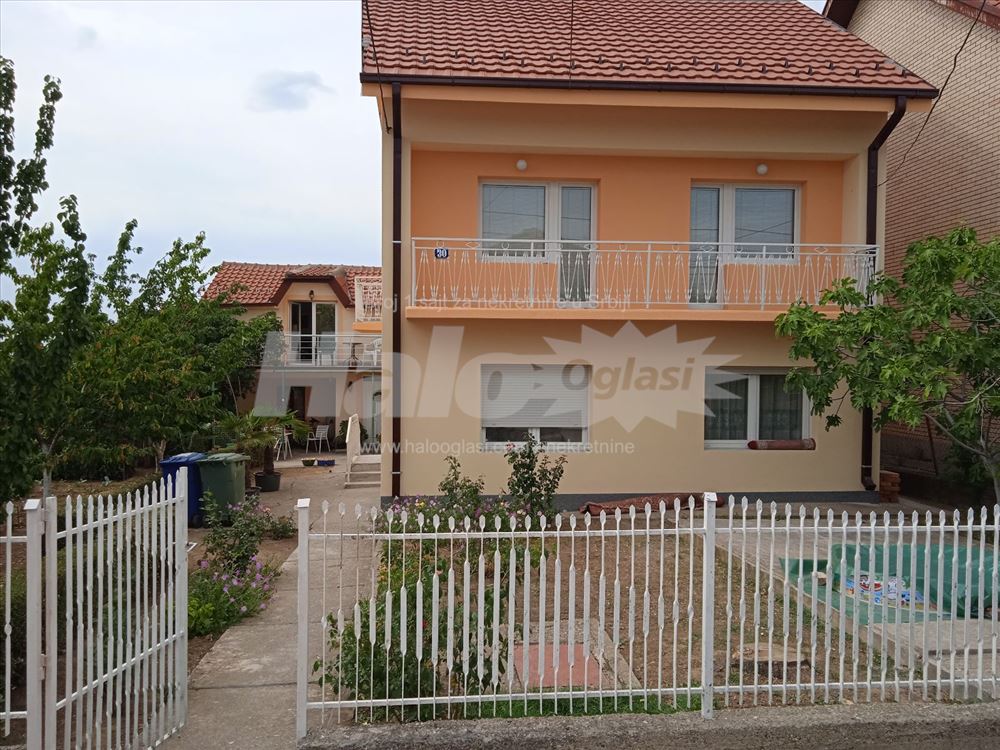Dvosoban stan u potkrov. 55 m2 ,EG, WIFI,TV u ceni — 2