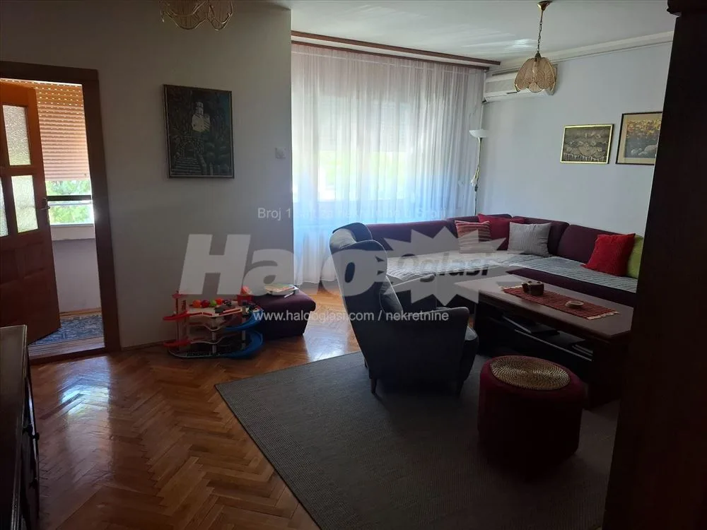 Dvosoban stan u Rakovici, Košutnjak — 2