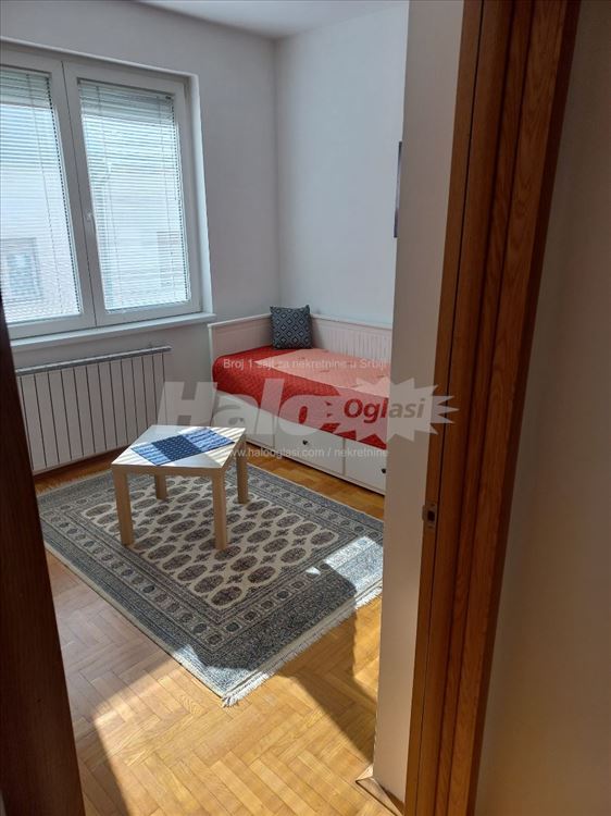 Dvosoban stan u učiteljskom naselju — 8