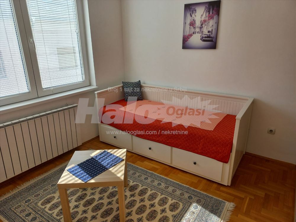 Dvosoban stan u učiteljskom naselju — 10