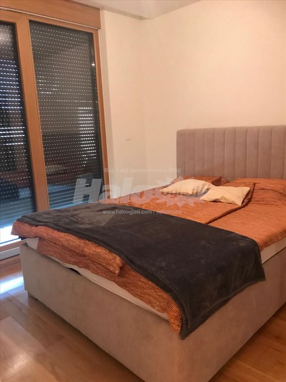 Dvosoban stan u vojvodjanskoj 7, novi beograd — 2