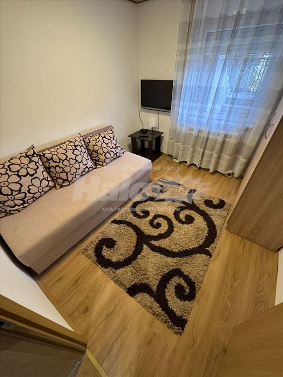 Dvosoban stan u Zemunu za izdavanje — 6