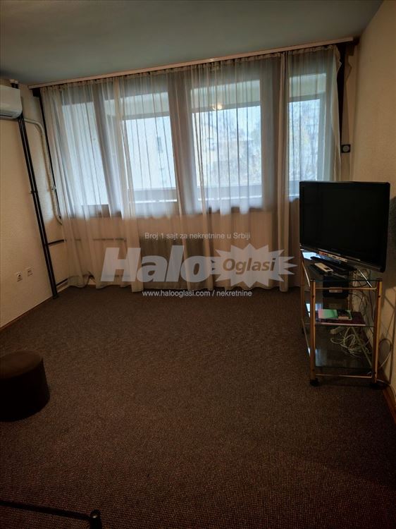 Dvosoban stan ugao Ustanicke i Vojislava Ilica — 11