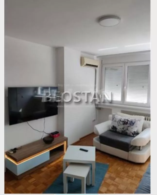 Dvosoban stan za izdavanje, Aleksandra Dubčeka 3, 990€, 50m² — 3