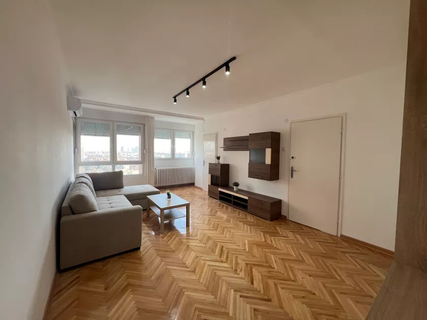 Dvosoban stan za izdavanje, Blok 4, 599€, 40m² — 2