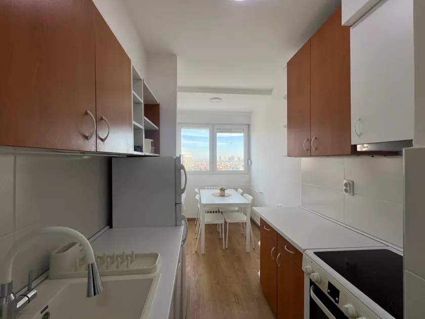 Dvosoban stan za izdavanje, Blok 4, 599€, 40m² — 3