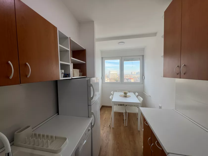 Dvosoban stan za izdavanje, Blok 4, 599€, 40m² — 5