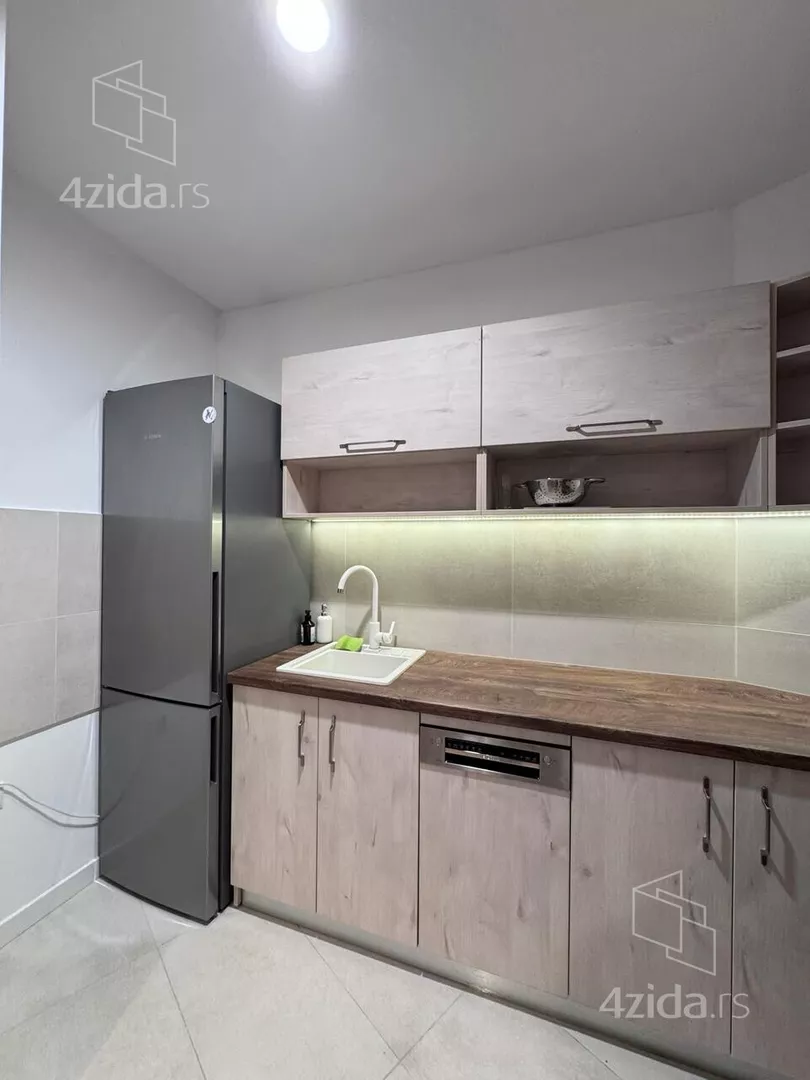 Dvosoban stan za izdavanje, Bulevar Vojvode Bojovića 14, 999€, 56m² — 9