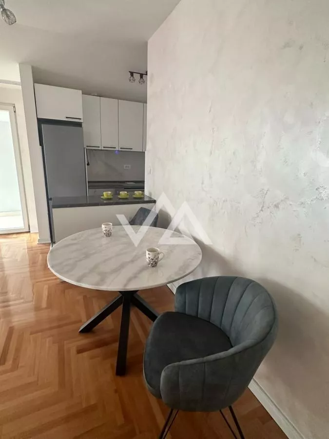 Dvosoban stan za izdavanje, Cara Dušana 107, 650€, 60m² — 3