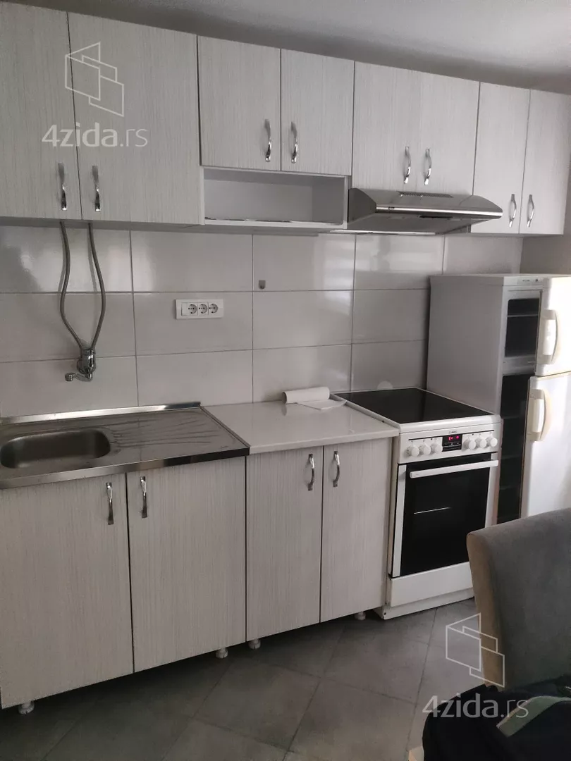 Dvosoban stan za izdavanje, Centar, 350€, 50m² — 4