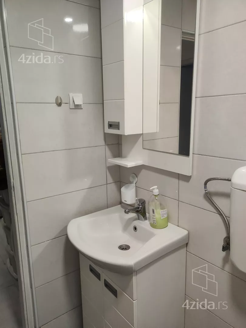 Dvosoban stan za izdavanje, Centar, 350€, 50m² — 10