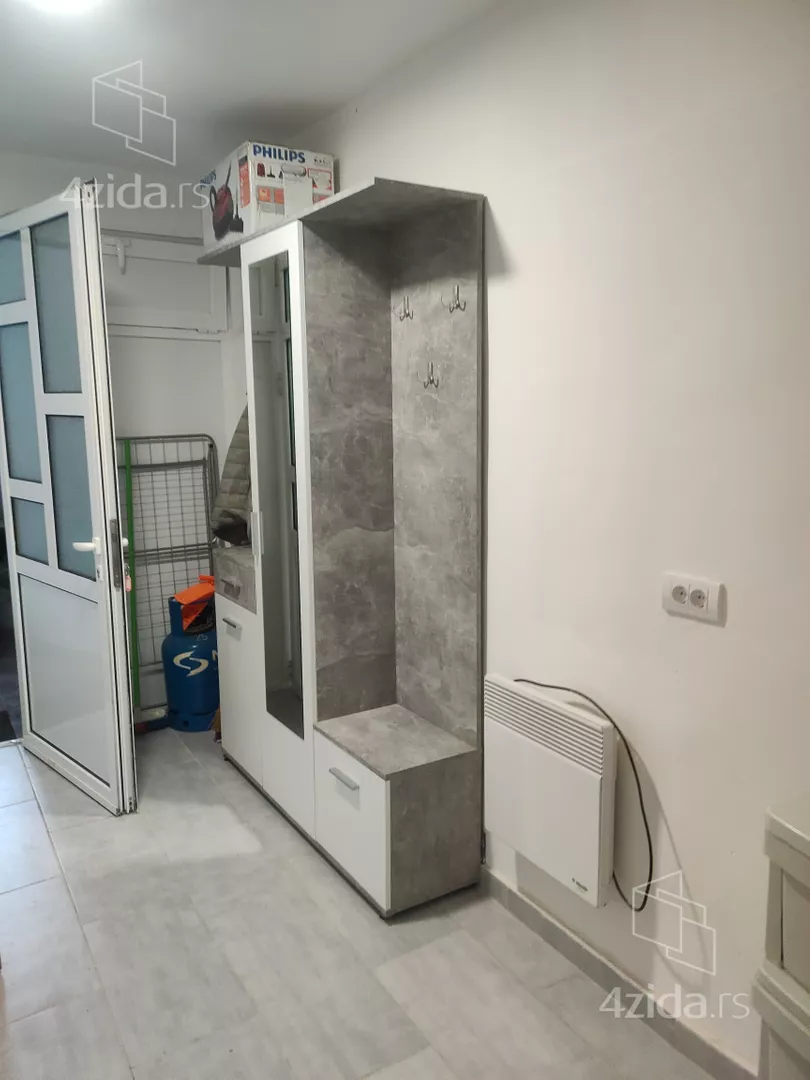Dvosoban stan za izdavanje, Centar, 350€, 50m² — 12