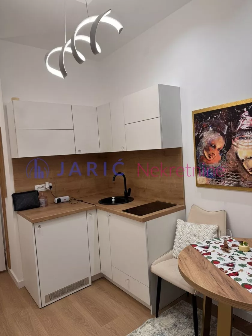 Dvosoban stan za izdavanje, Dimitrija Tucovića 21, 1.100€, 88m² — 2