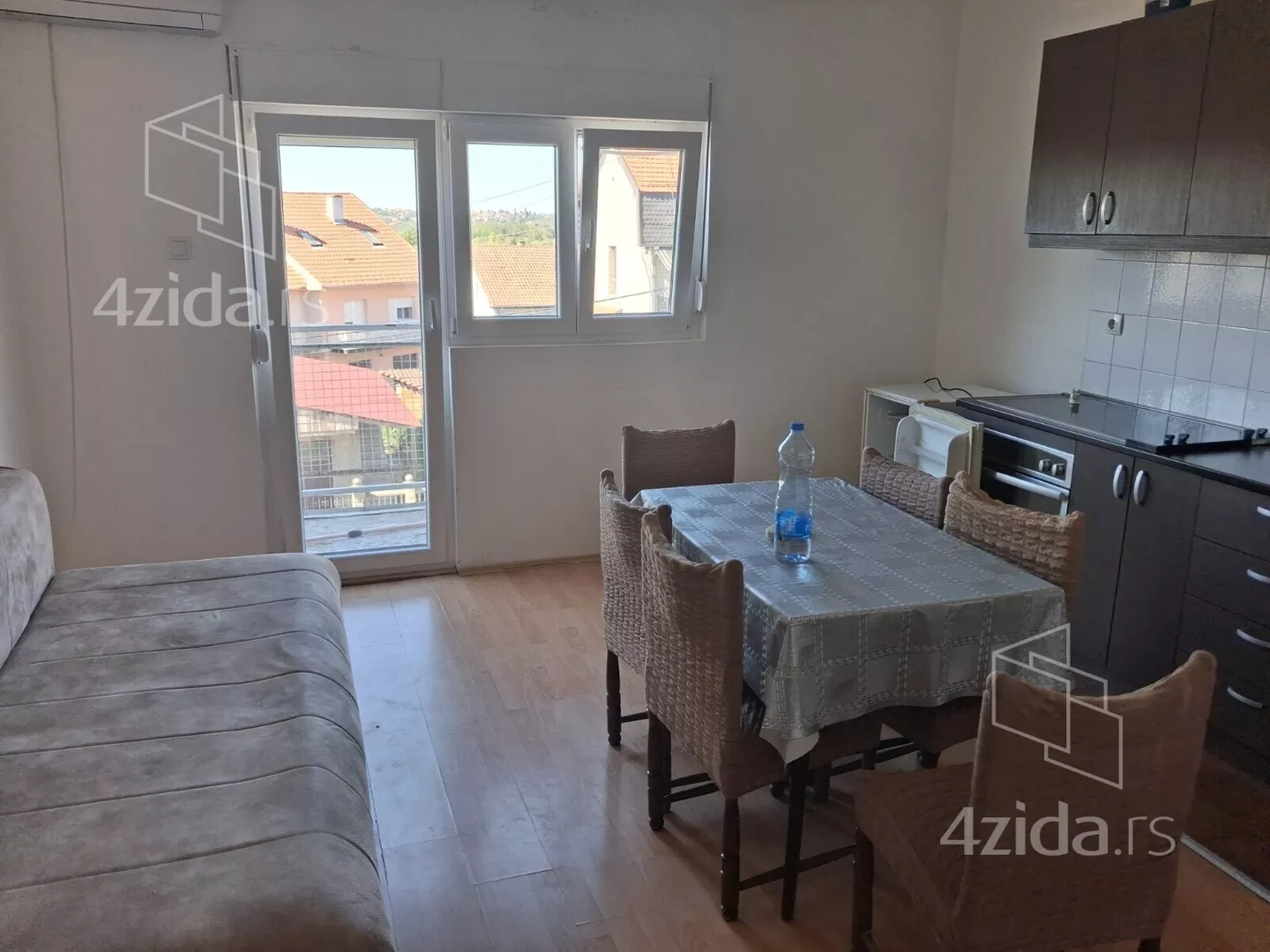 Dvosoban stan za izdavanje, Čedomira Popovića 6, 320€, 63m² — 9