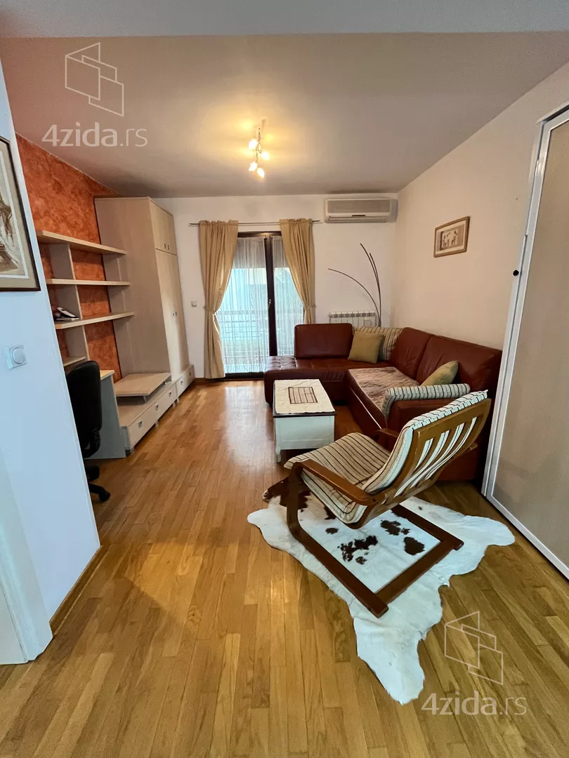 Dvosoban stan za izdavanje, Elija Fincija, 400€, 50m² — 2